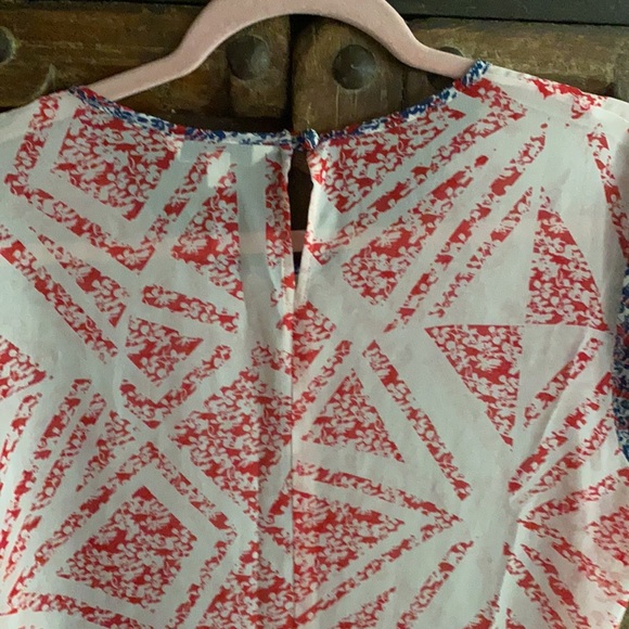 3/$28 Cabi abstract print Coquertte tee top blouse - Picture 9 of 11